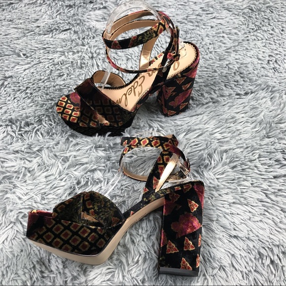 hrx women sports shoes